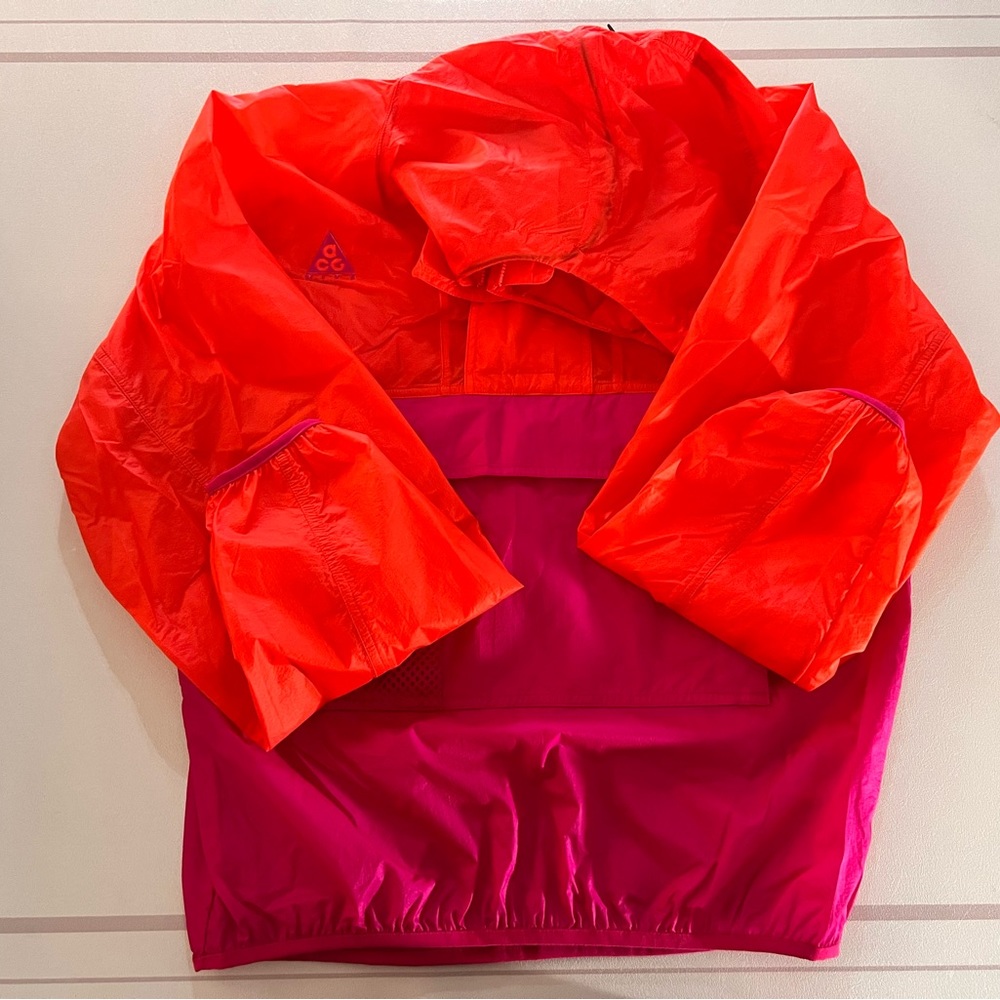 Nike AGC Men’s Size Small Red And Orange Hooded Windbreaker Style Jacket
